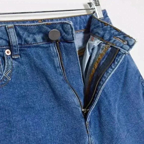 ASOS DESIGN high rise farleigh 'slim' mom jeans in darkwash - Picture 2 of 5